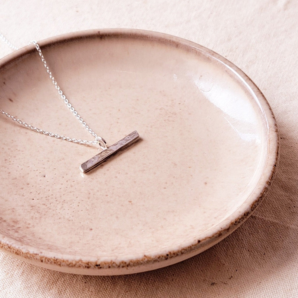 Align Necklace textured everyday bar